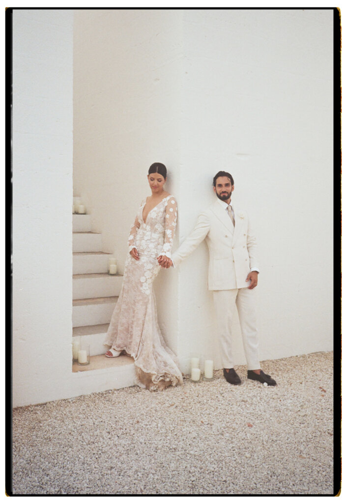 film photographer, wedding photographer masseria moroseta, analogue photo puglia